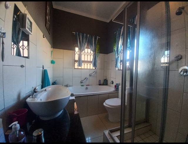 3 BEDROOM TOWNHOUSE FOR SALE IN BERGSIG